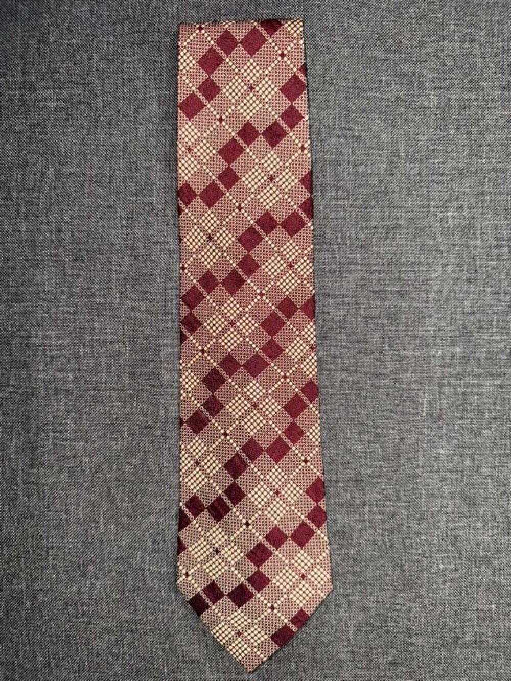 Emporio Armani Mens Burgundy Geometric Diamond Silk Tie Made in Italy Luxury Tie